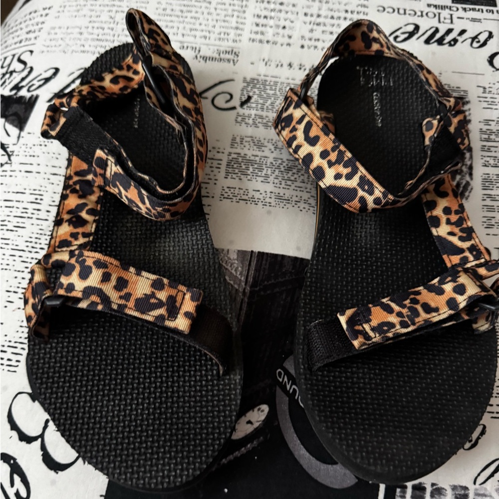 Time and Tru Leopard Print Strappy Sandals - Black